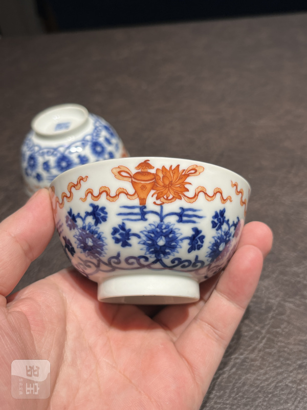 清道光 “嶰竹造”青花矾红莲托八宝茶圆一对 - 图5